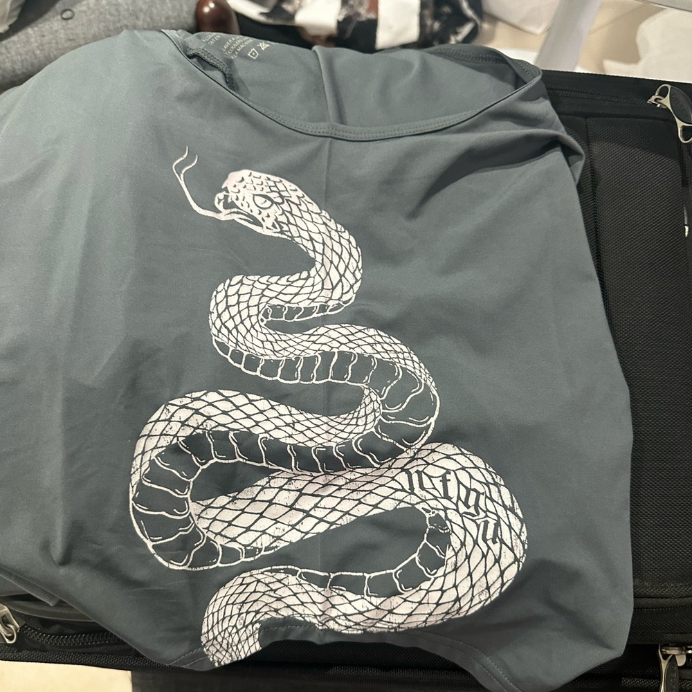 Never warn Darc sport men’s tank